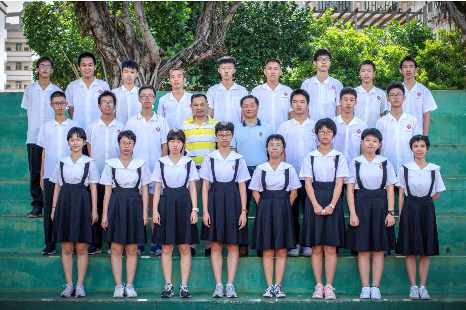 广东神级学霸，中考10门有6门满分！学校女生清一色短发