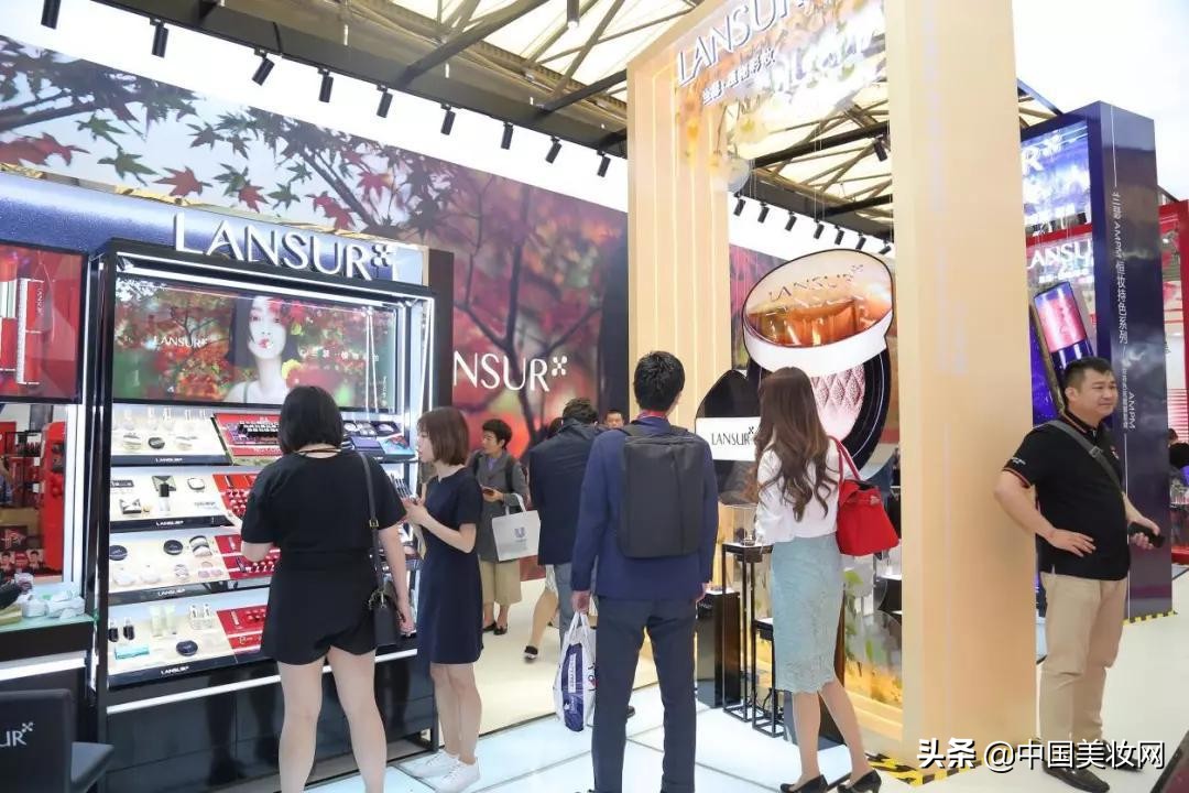 兰瑟致青春炫色,兰瑟彩妆和深蓝彩妆区别