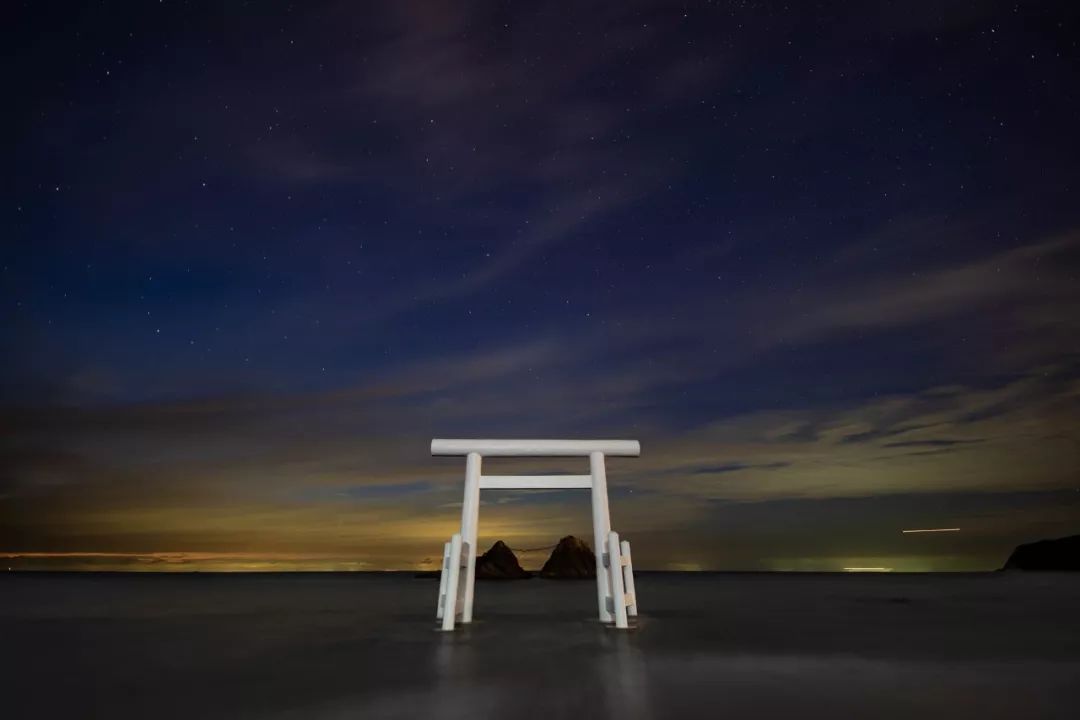 初学摄影需要买的基本器材 (新手入门摄影买什么相机)