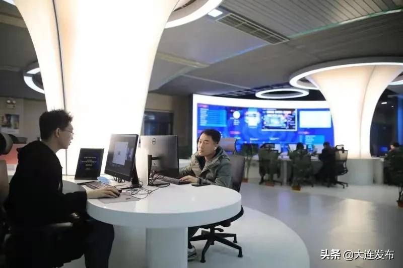 一起看大连的海景,大连的新媒体公司