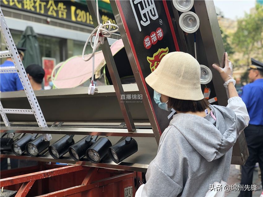 万达广场附近的整容医院,万达金街修脸