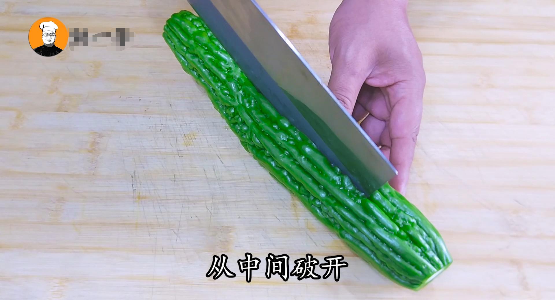 凉拌苦瓜怎样做好看又好吃,凉拌苦瓜怎么做好吃不苦呢