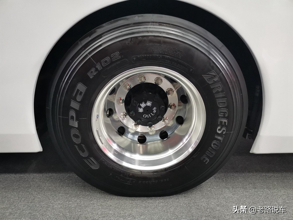 海格旅行家6127客车模型,海格旅行家大巴多少钱