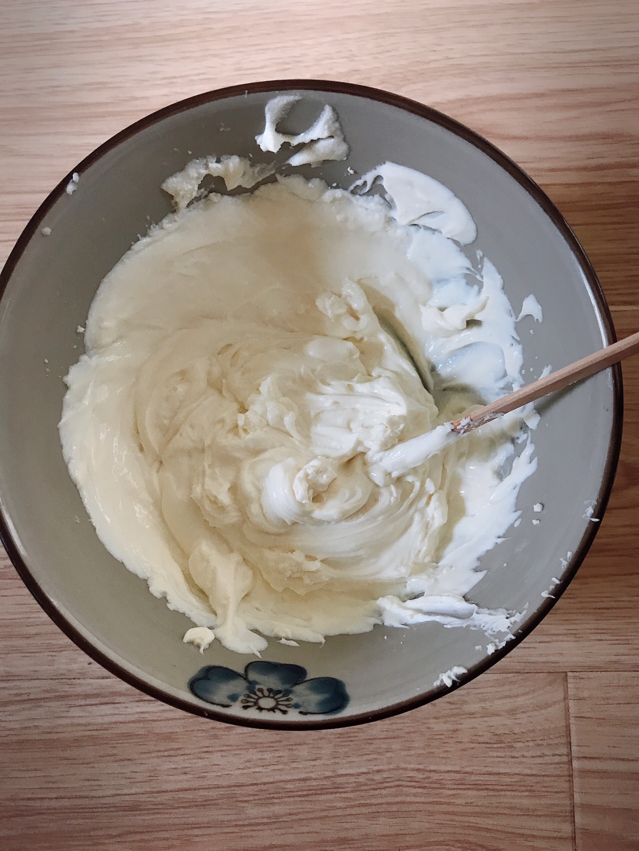 奶油打发的方法和技巧,奶油打发教程要加黄油吗