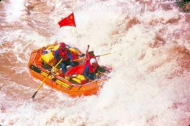 中国足球队痛哭视频,中国足球乐队是什么风格