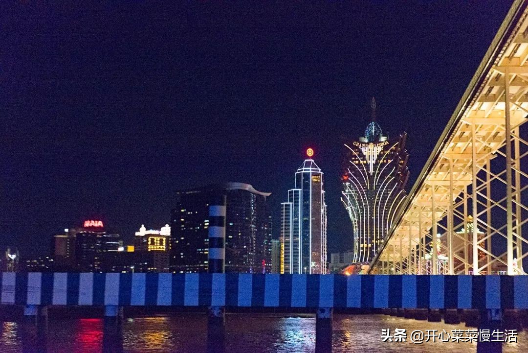 珠海第一座桥珠海大桥 (建造香港澳门珠海大桥花了几年)