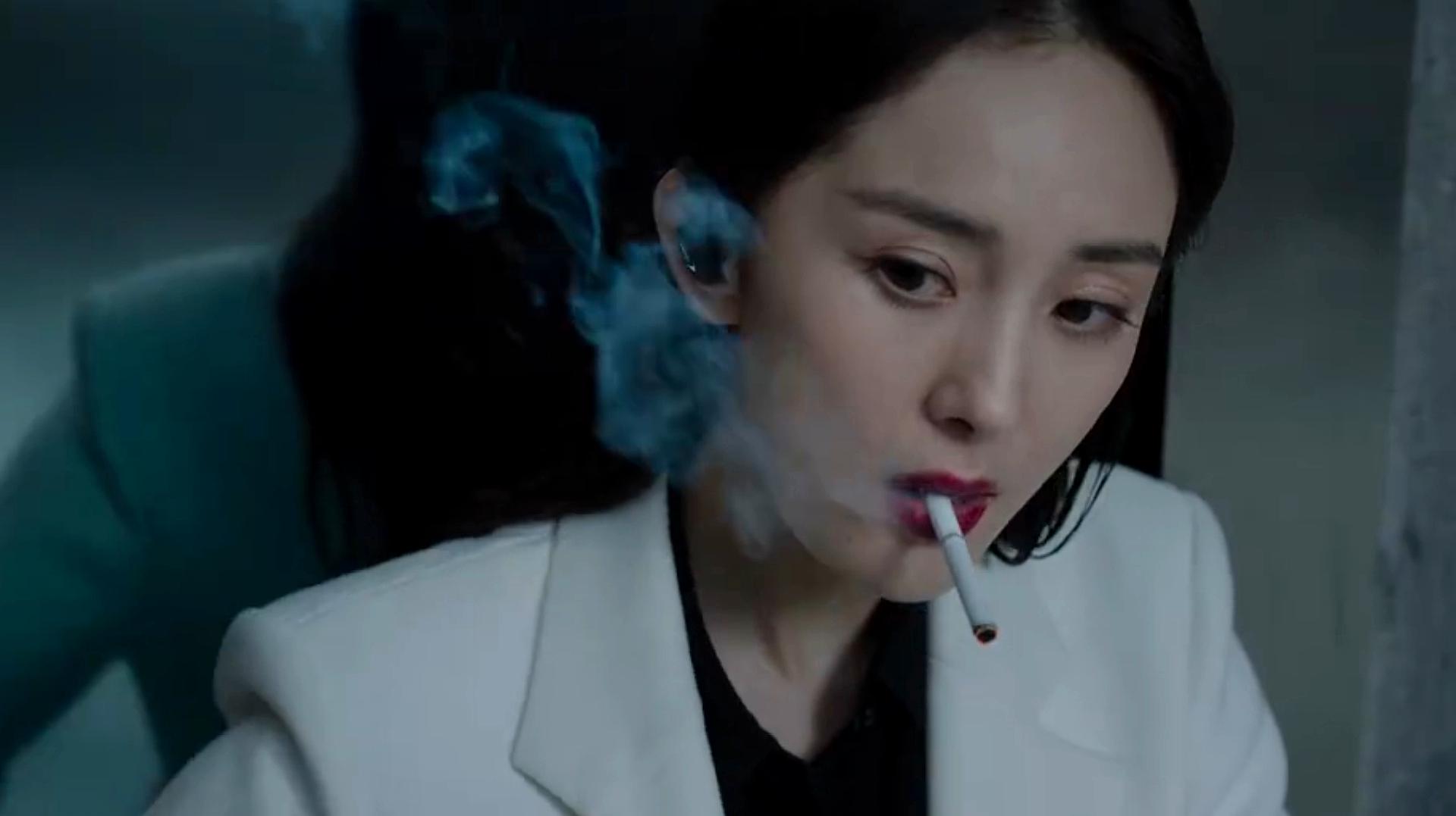 《刺杀小说家》到底值不值得看？光有特效，没故事？