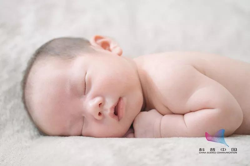 新生儿宝宝屁股淤青是怎么回事,为什么宝宝屁股上有淤青