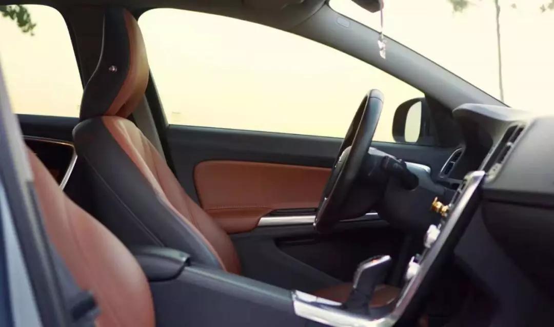 开了1年的沃尔沃s60,开了三年的沃尔沃s60还值多少钱呢