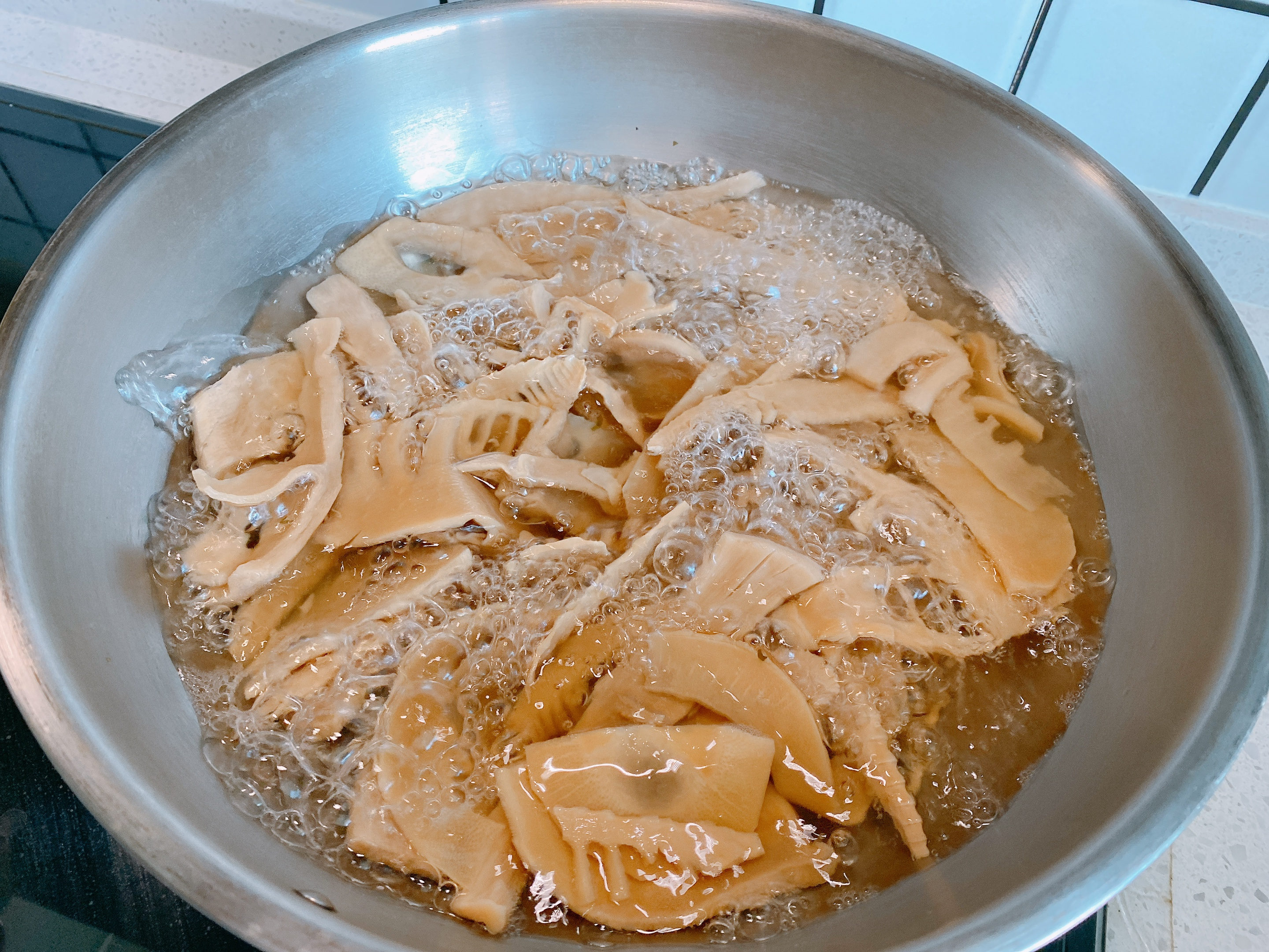 笋干怎么炒才好吃,笋干为何非要肉来做才好吃