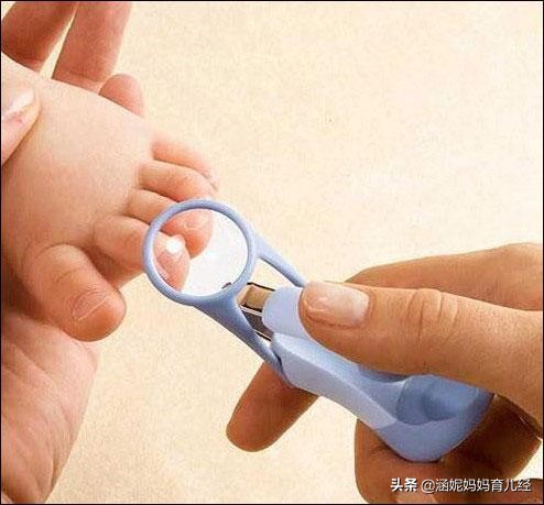 孩子脚趾边疼是甲沟炎吗,孩子脚趾指甲盖突然疼痛