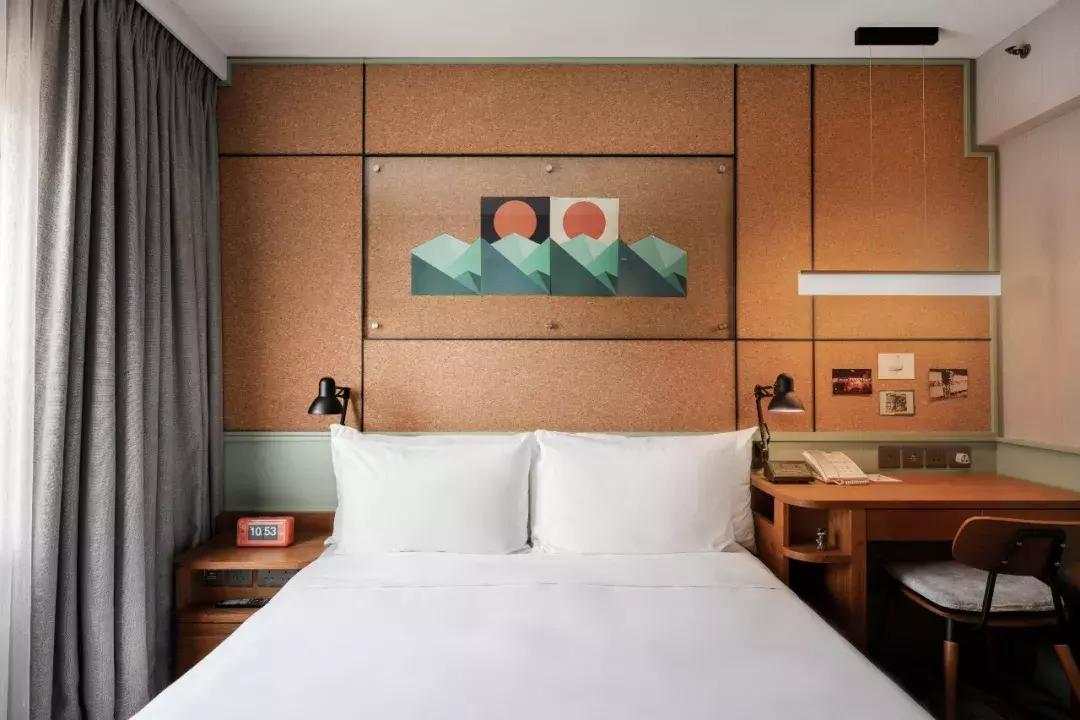 香港逸东酒店在哪个地铁口,香港逸东酒店夜景