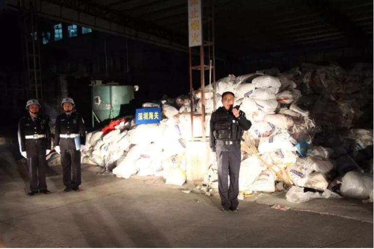 这些*私走**的“洋垃圾”中，竟有12.5吨废纸尿裤