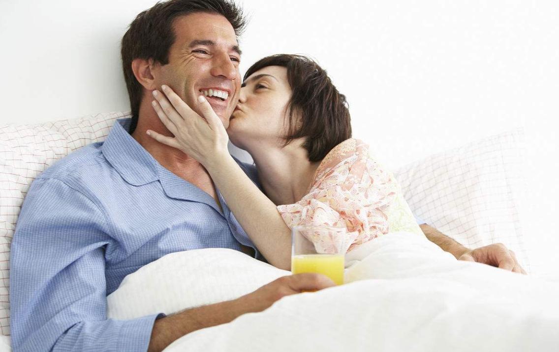 孕期夫妻想“恩爱”,婆婆怒斥不负责,医生:这个阶段不必太严格