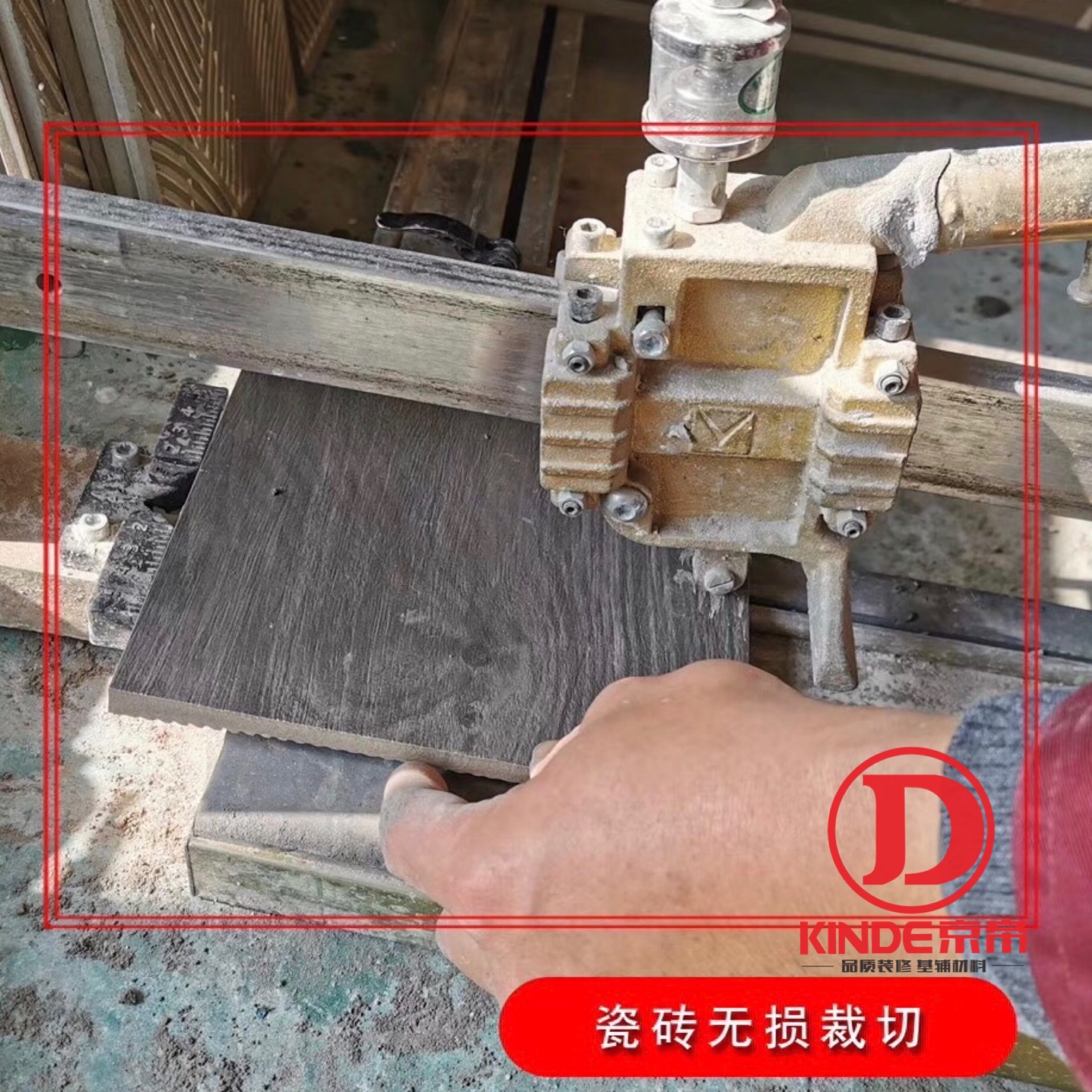 瓷砖贴瓷砖一定要用背胶吗,瓷砖背胶正确使用方法