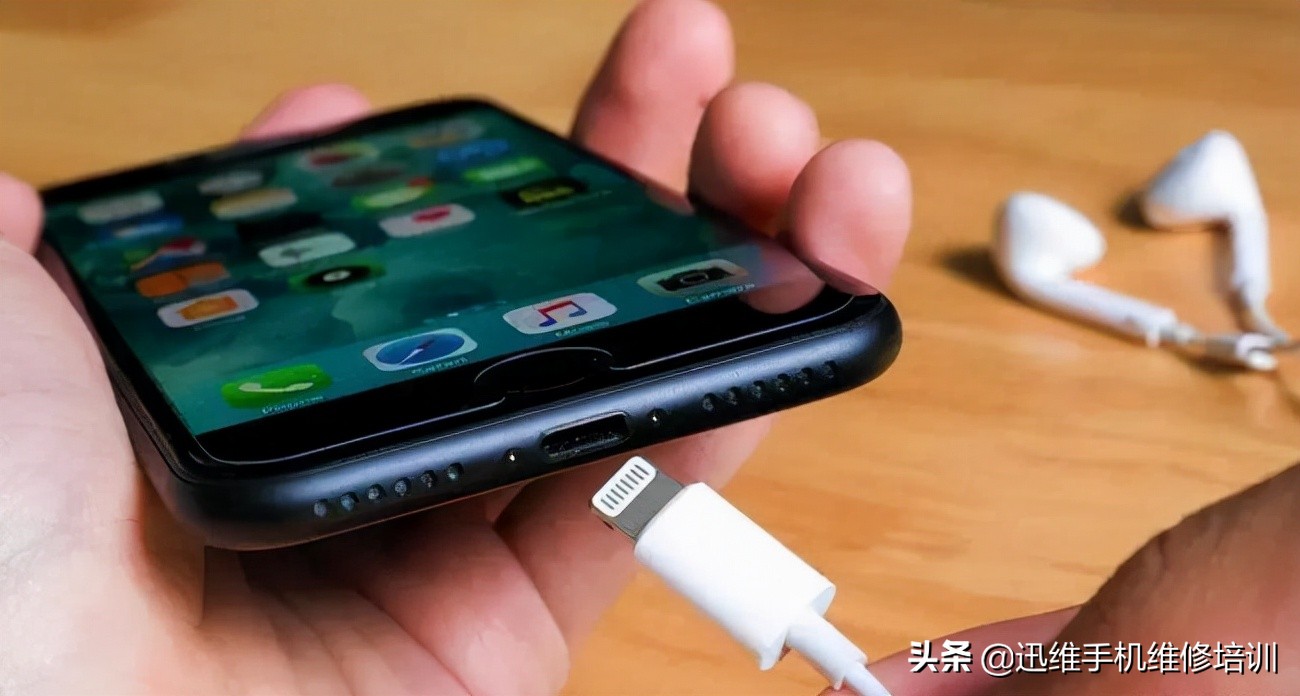 手机关机可以充电开机充不上电,手机开机充不了电关机能充电