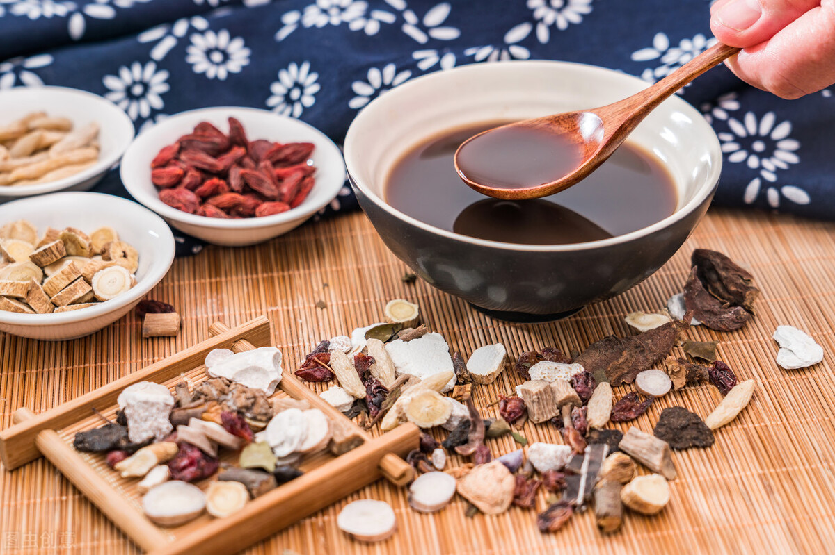 阳痿医案|武某，34岁，「丁丁」勃起像剥皮的香蕉，不能*房行**