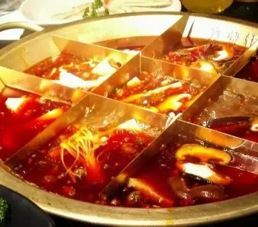 降温吃火锅是对冬天最起码的尊重,吃火锅是对冷天起码的尊重