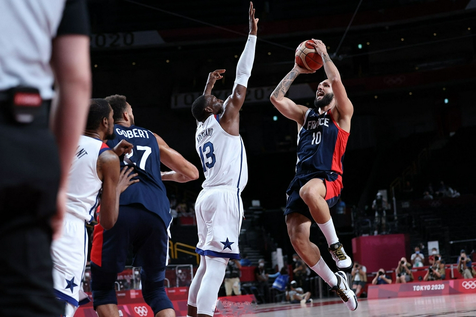 杜兰特狂砍51分破两大纪录 (杜兰特狂砍51分和谁打)