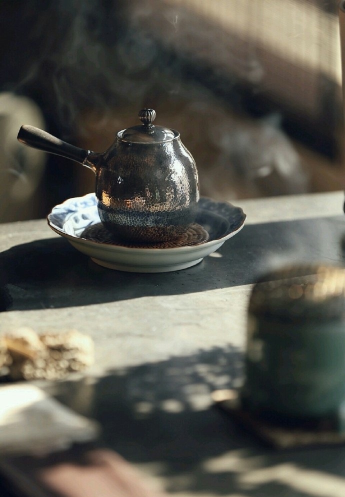 为何手工银壶越来越受追捧,最近为什么卖银饰品的很多