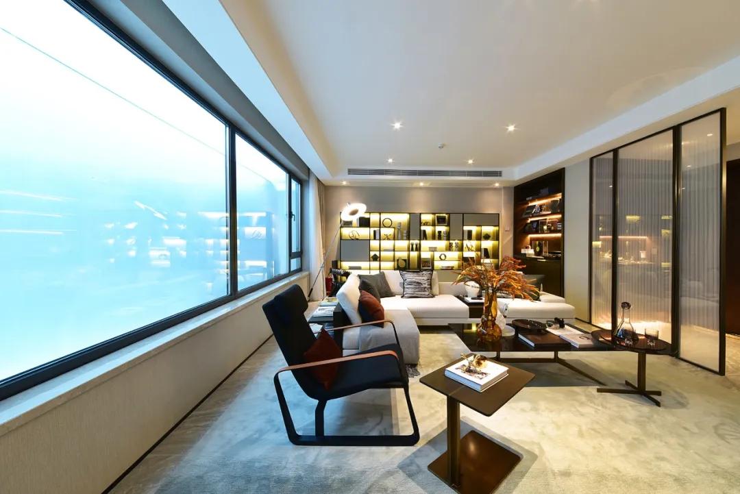 赞明月,点赞明月