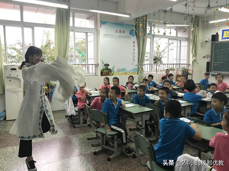 有情怀、国企管、小班化、性价比超高,尽在成都盐道街外语学校