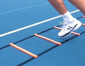 羽毛球魔鬼移动,羽毛球米字步法口诀