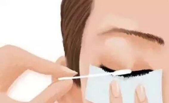 不会卸妆，你抹1万元一瓶的乳液，擦18层精华都没用