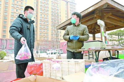 居家观察人员生活用品采购如何保障？通州潞源街道有办法！出门的活儿，“代跑腿儿”小分队包了