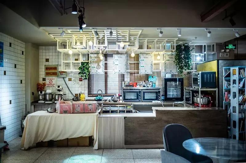 不输宜家的“菜市场”!魔都这些“土味”逛街地,敢说你都走过?