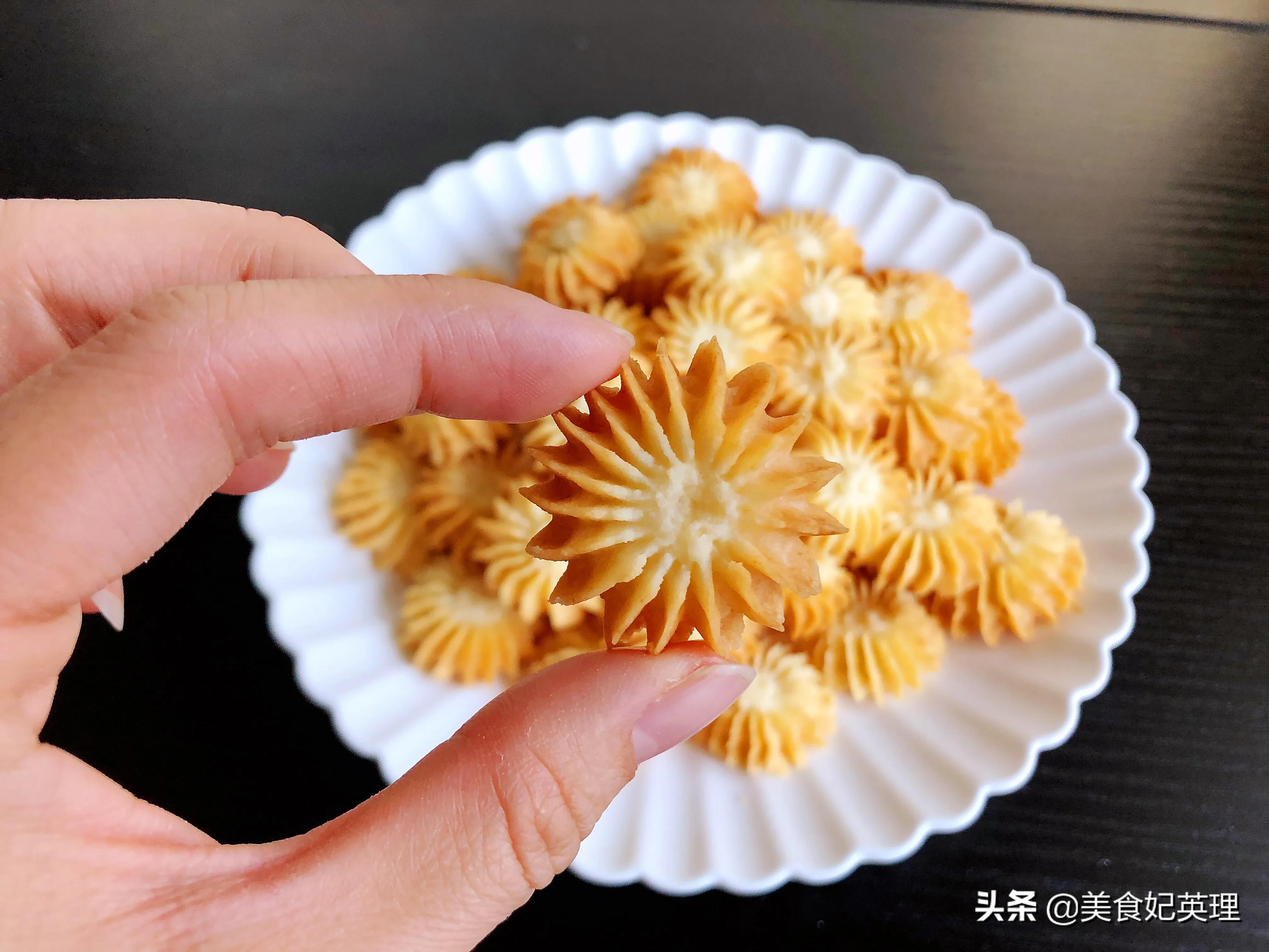 曲奇饼干要怎么挤出来才好看,如何让曲奇饼干更酥脆