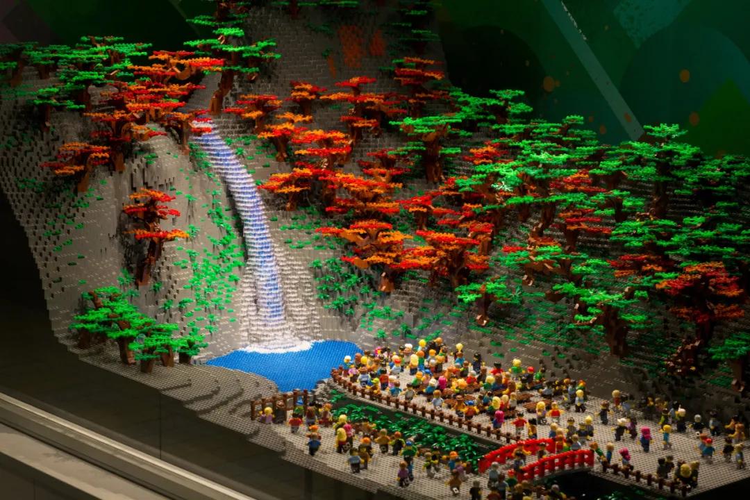 乐高大师最震撼的作品,日本乐高大神用积木拼奥特曼