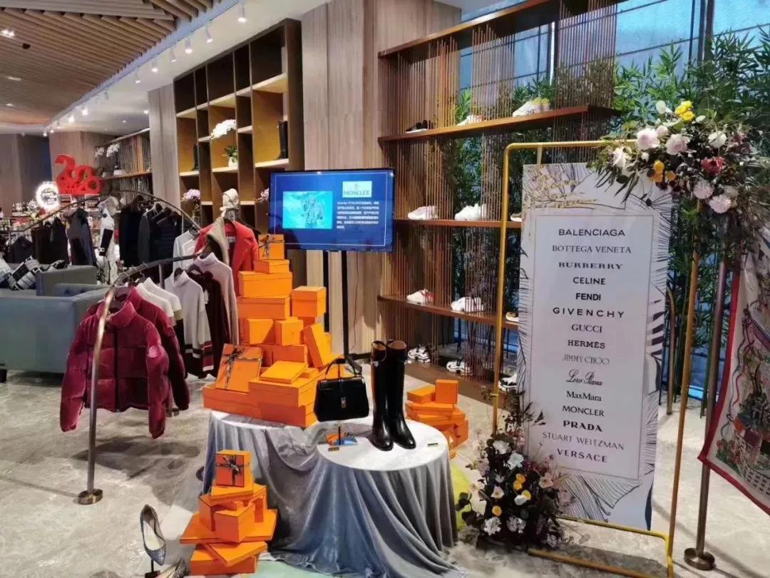 娴庡崡鍊煎緱閫涗竴鍦堢殑璐墿涓績,娴庡崡涓栫晫绾ф秷璐规墦鍗″湴