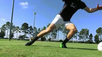 足球技巧踩单车,足球超燃踩单车过人