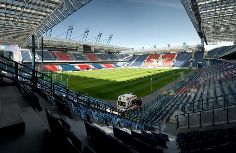 哪些球场可以全封闭,全球有多少个高尔夫球场