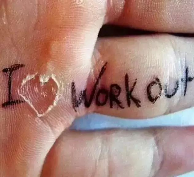 男人有肌肉与没肌肉对比,女人肌肉和男人肌肉区别