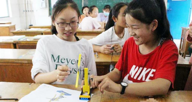 太嗨了！十足趣味+七彩梦想=百分快乐！