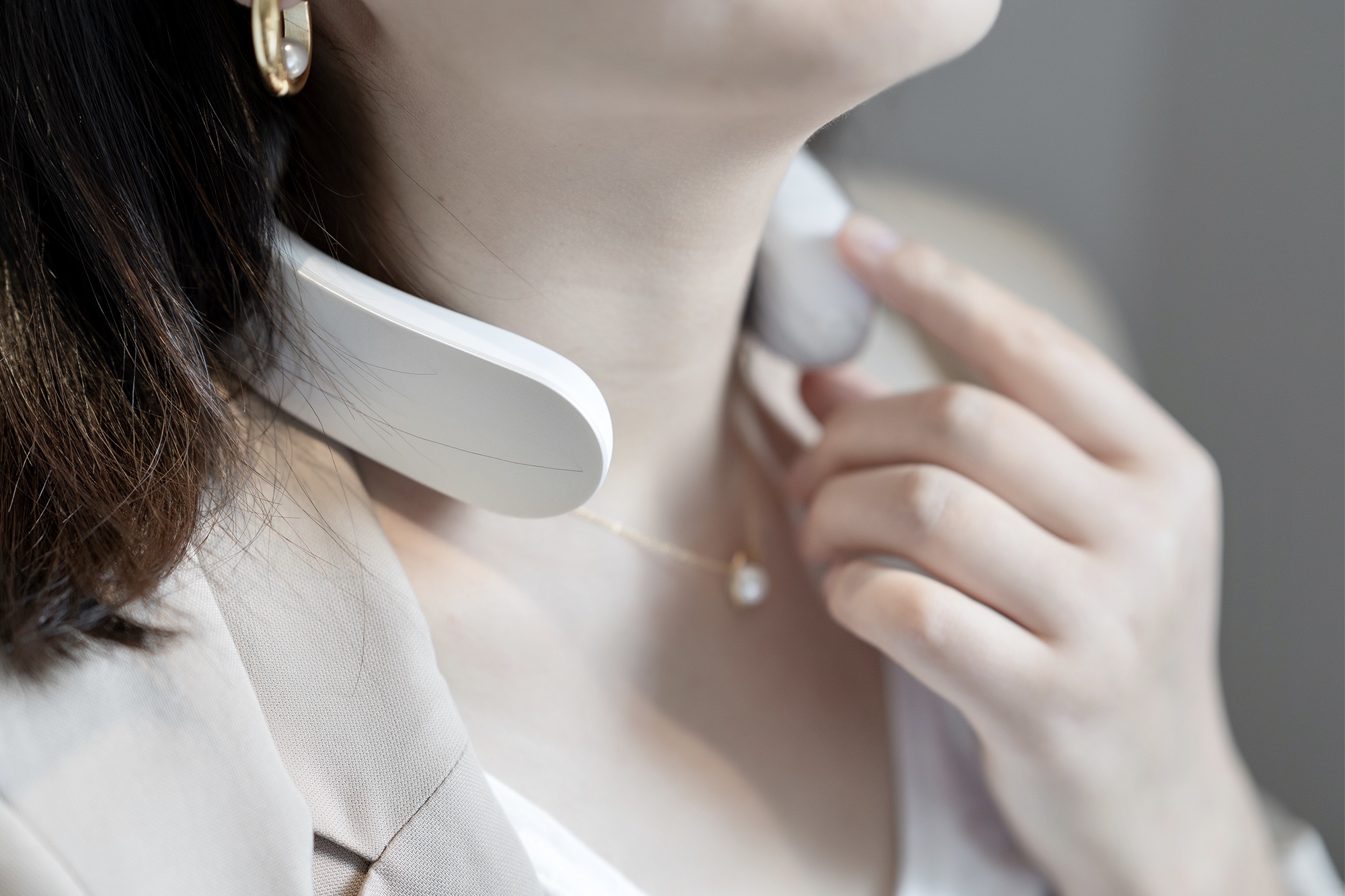 颈部按摩仪是否值得购买,颈部按摩仪测评是放电的吗