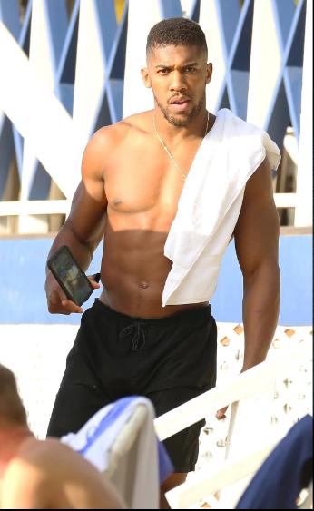 安东尼约书亚出场画面,安东尼约书亚空击