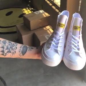 匡威帆布鞋会掉色吗,匡威帆布鞋变色