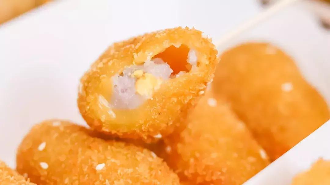 藏在厦门老社区的夫妻炸料摊，20元吃遍鲨鱼鸡腿醋肉菜丸