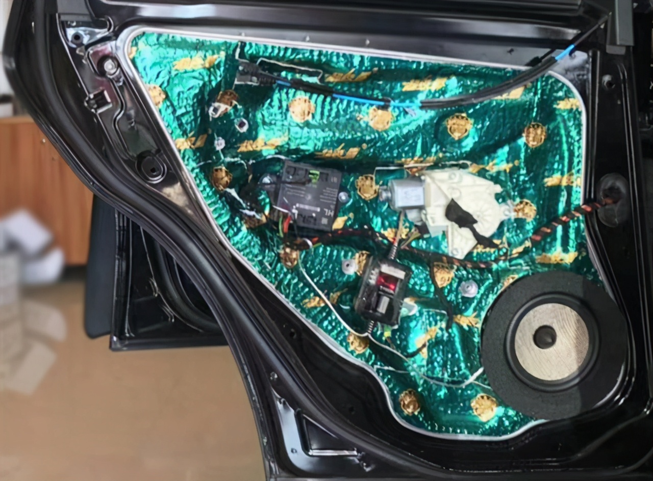 奔驰glk300改声浪,奔驰glc音响改装劲浪适配器