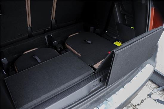 省油空间大操控好底盘稳,动力强劲底盘扎实