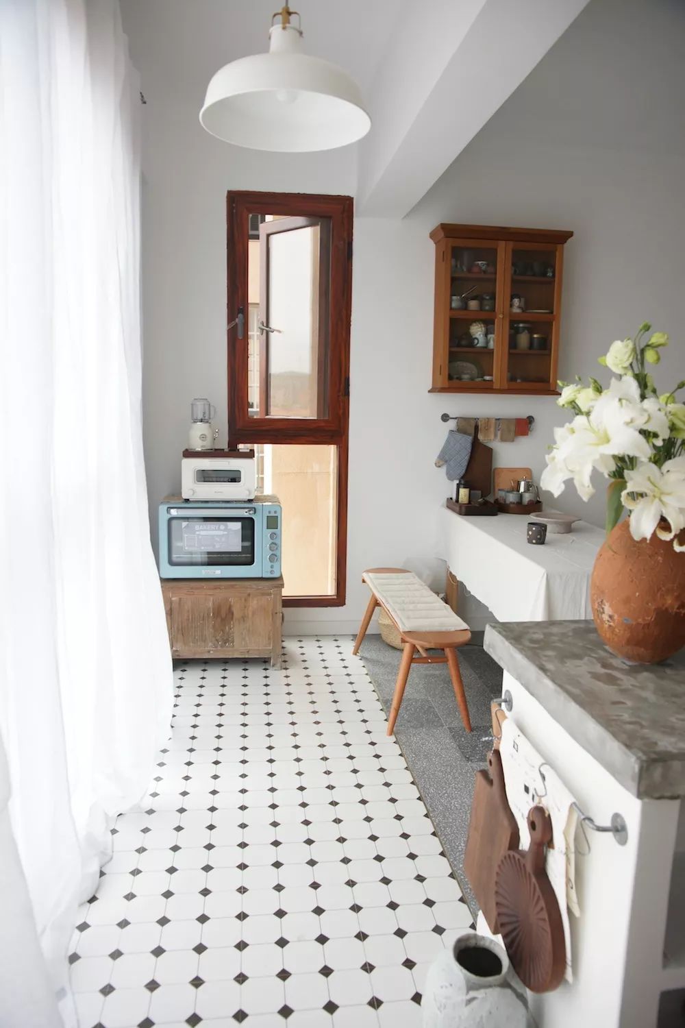 用水泥砌橱柜,用粘土做迷你橱柜