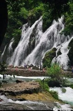 关于黄果树瀑布的美文,荔波小七孔随笔