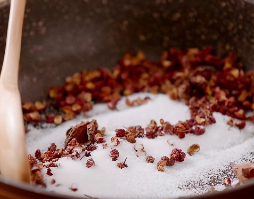 腊肉怎么腌制才能晒得更久,腌制腊肉的防霉方式