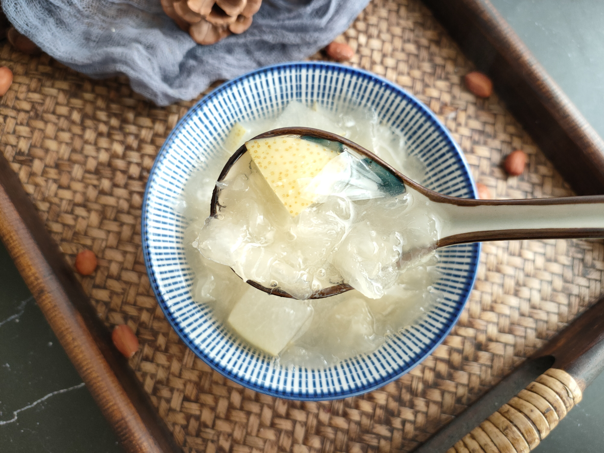 煮银耳中途关火有问题吗,煮银耳水开下还是凉水下锅