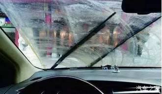 雨刮器异响刷不干净,雨刮器刮不干净有异响怎么回事