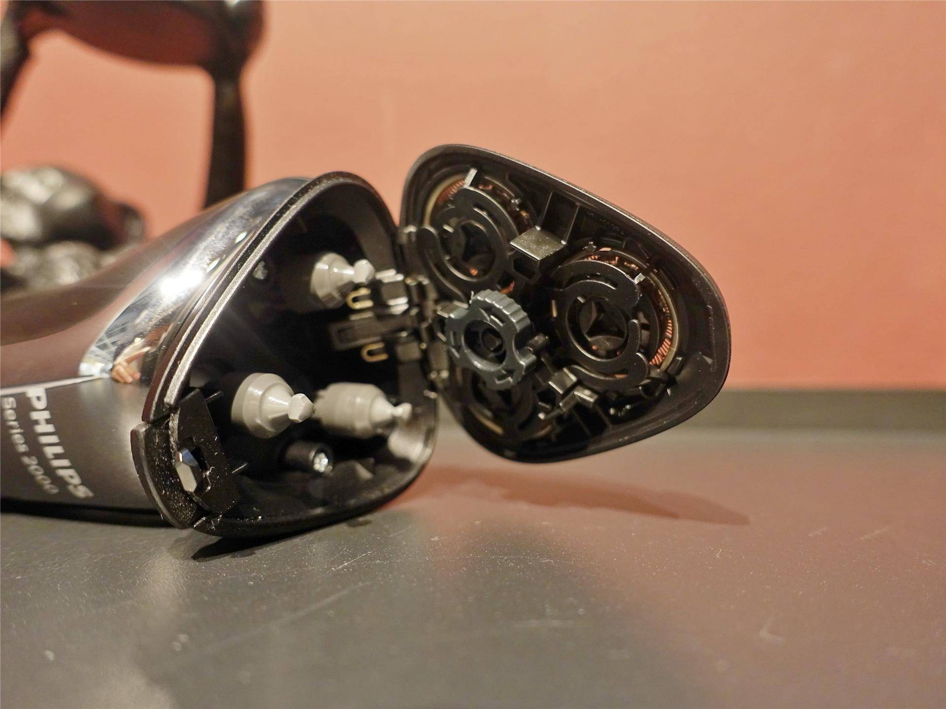 飞利浦剃须刀s2302和s1203,飞利浦s2302剃须刀能水洗吗