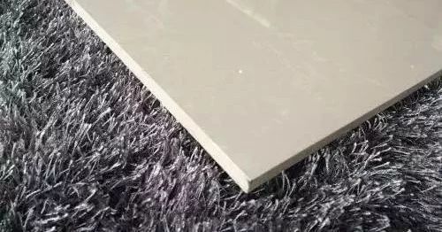 家居地面不铺瓷砖简单实惠的装修,关于装修现在流行什么样的瓷砖呢